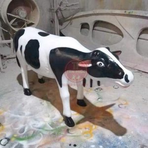 Tượng con bò sữa cho vườn cổ tích bé mầm non TP8-036
