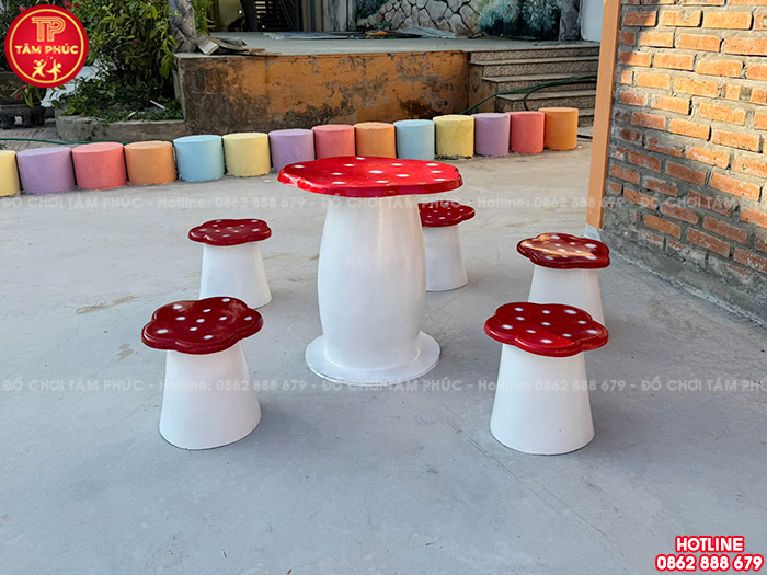 Bộ bàn ghế hình nấm cho vườn cổ tích mầm non TP8-038
