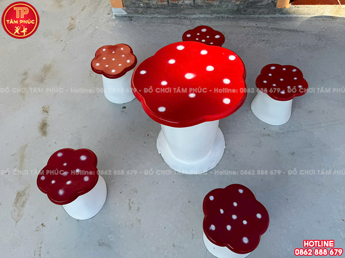 Bộ bàn ghế hình nấm cho vườn cổ tích mầm non TP8-038