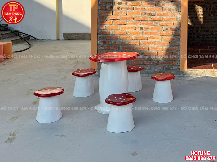 Bộ bàn ghế hình nấm cho vườn cổ tích mầm non TP8-038
