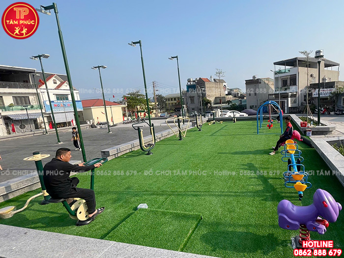 Lắp đặt máy tập thể dục và đồ chơi ngoài trời cho sân cộng đồng tại Hải Phòng