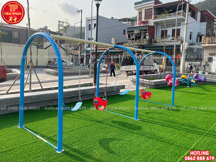 Lắp đặt máy tập thể dục và đồ chơi ngoài trời cho sân cộng đồng tại Hải Phòng