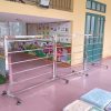Giá treo tranh bằng inox cho trường mầm non NT7-023