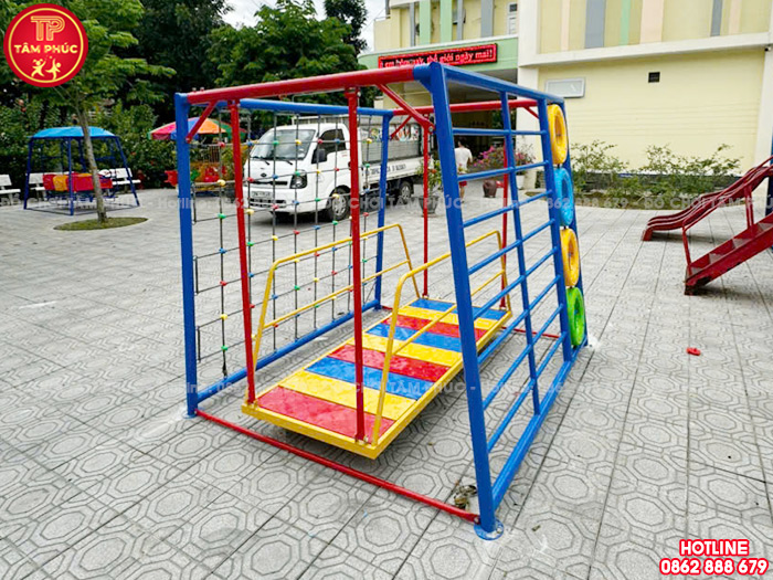 Xích đu sàn lắc đa năng kèm vách leo thang leo cho bé TP4-047