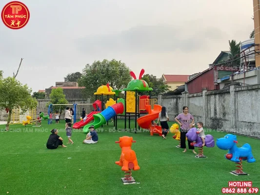 Công trình thi công lắp đặt sân chơi trẻ em ngoài trời khu tập thể tại Hải Dương