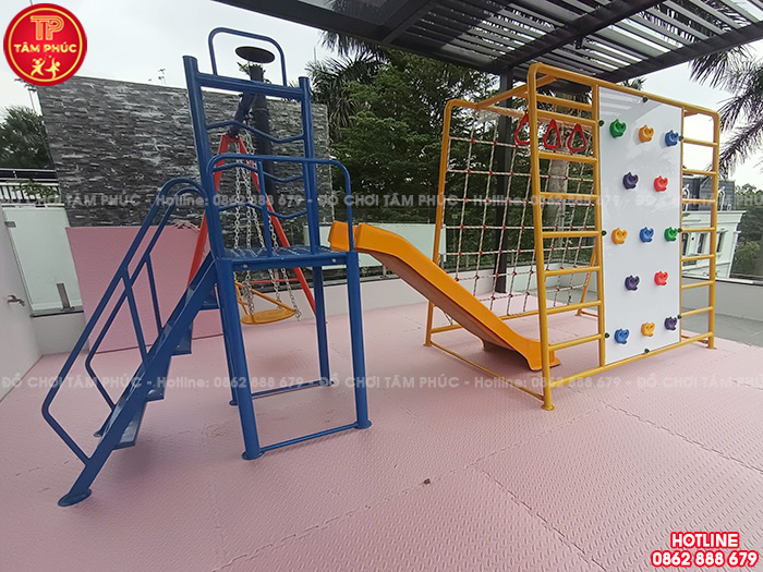 Lắp đặt đồ chơi ngoài trời trên sân thượng cho homestay tại hồ Đại Lải, Vĩnh Phúc