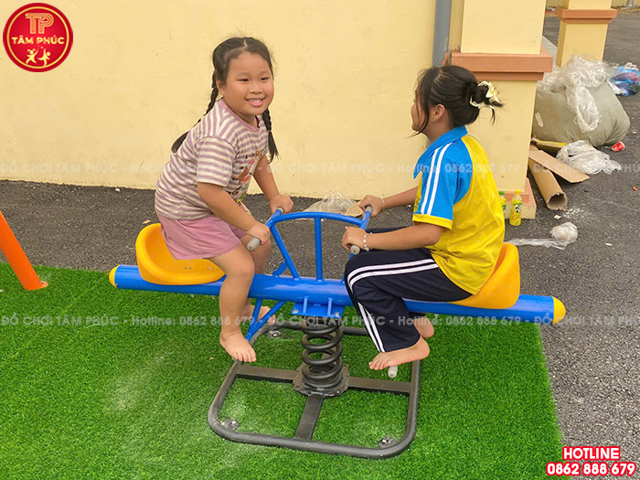 Bập bênh đòn ngoài trời 2 ghế ngồi