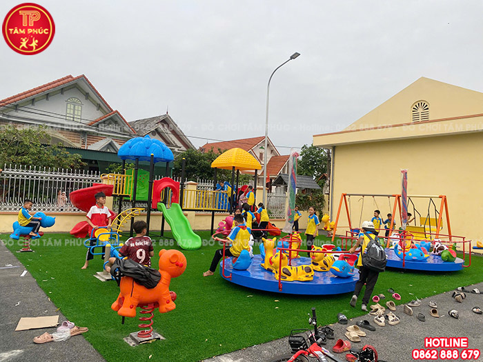 Sân chơi trẻ em tại sân nhà văn hoá đã hoàn thành