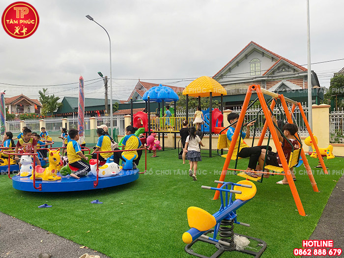 Toàn cảnh khu vui chơi ngoài trời sau khi hoàn thiện tại nhà văn hóa xã ở Quảng Ninh