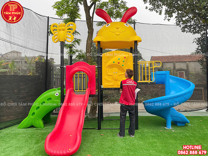 Lắp đặt đồ chơi ngoài trời cho sân vườn gia đình anh Dũng tại Sóc Sơn, Hà Nội